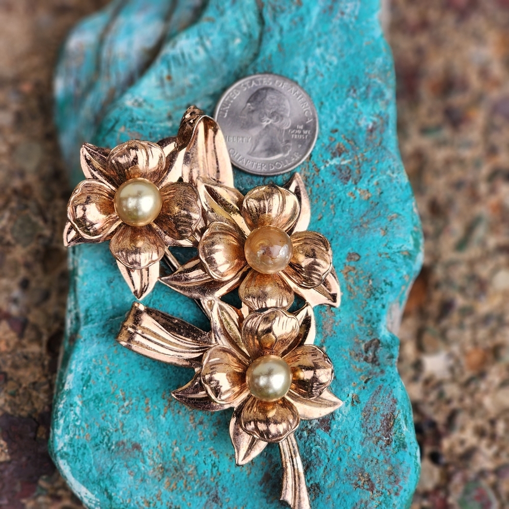 Large vintage sterling silver flower pin brooch faux pearls gold tone floral - Picture 4 of 10